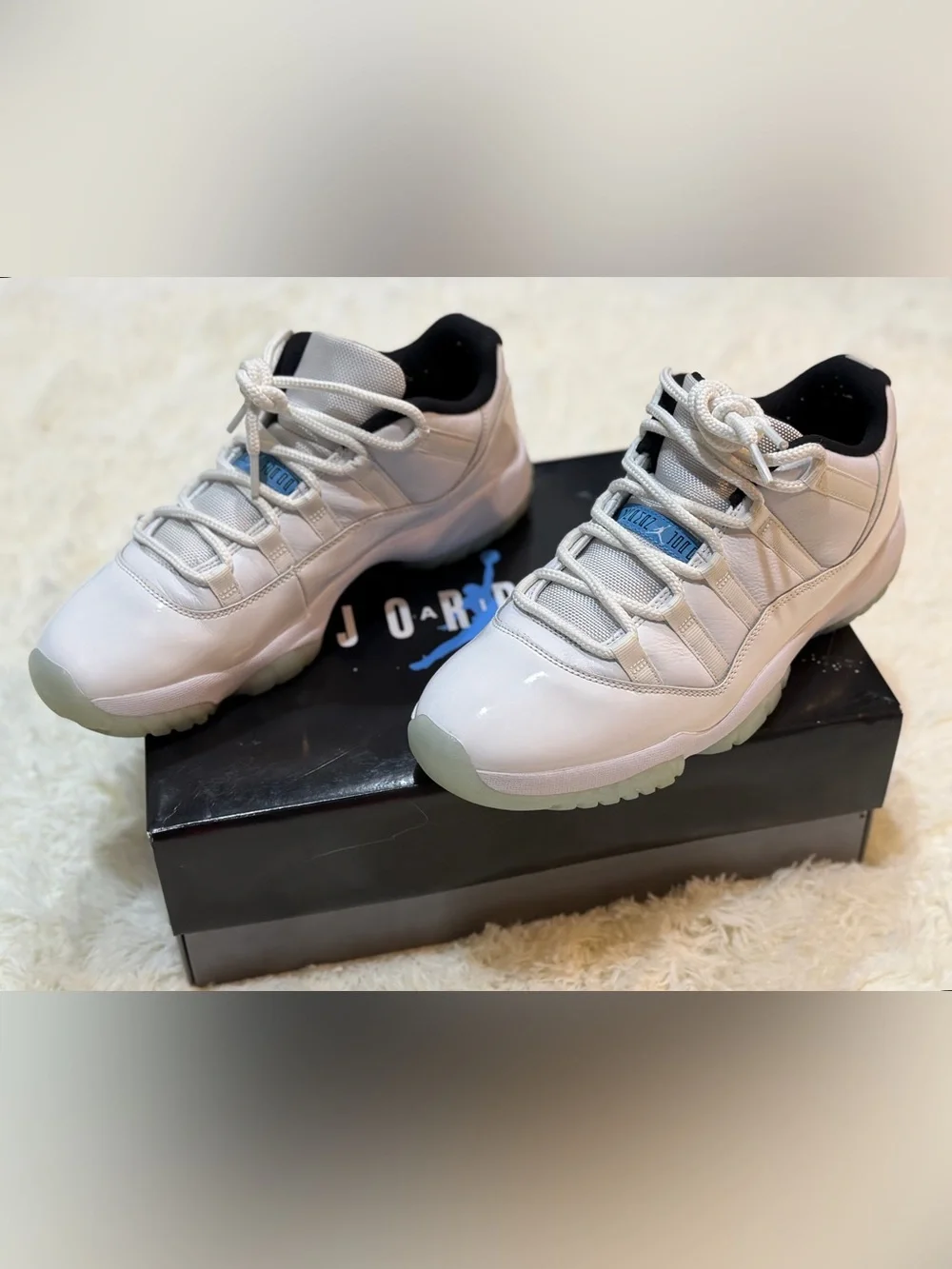 Jordan 11 Retro Low Legend Blue - Men’s 9.5 / Women’s 11 - AV2187-117